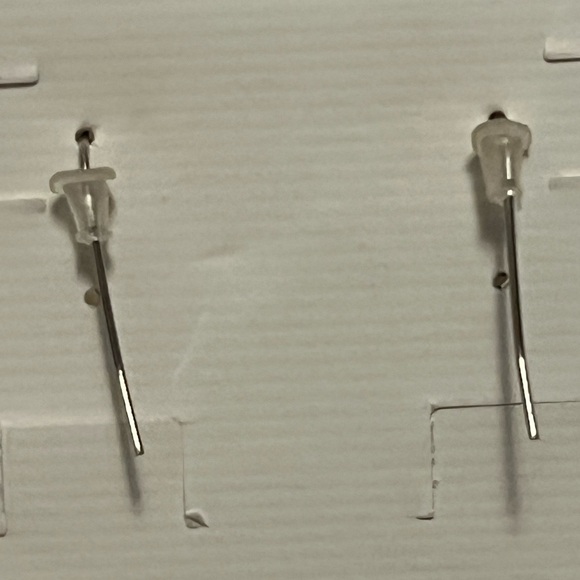 Premier Designs Faux Turquoise Dangle Earrings - Picture 4 of 4